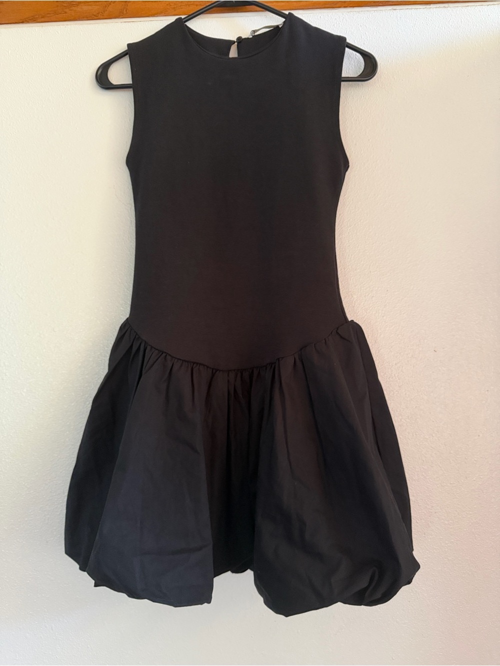 Zara Black Sleeveless Bubble Dress size Small